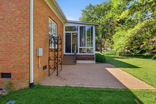 2517 Tisdale Dr, Thompsons Station, TN 37179