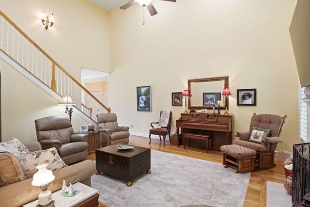 2517 Tisdale Dr, Thompsons Station, TN 37179