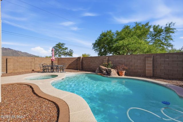 9092 N Sweet Acacia Place, Tucson, AZ 85742