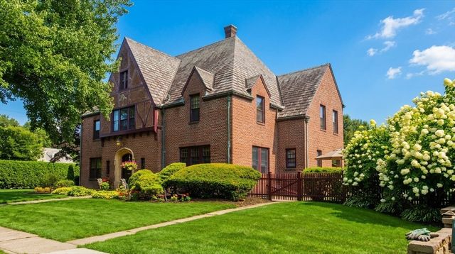 6 Stanford St., Holyoke, MA 01040