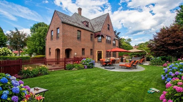 6 Stanford St., Holyoke, MA 01040