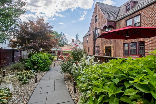 6 Stanford St., Holyoke, MA 01040