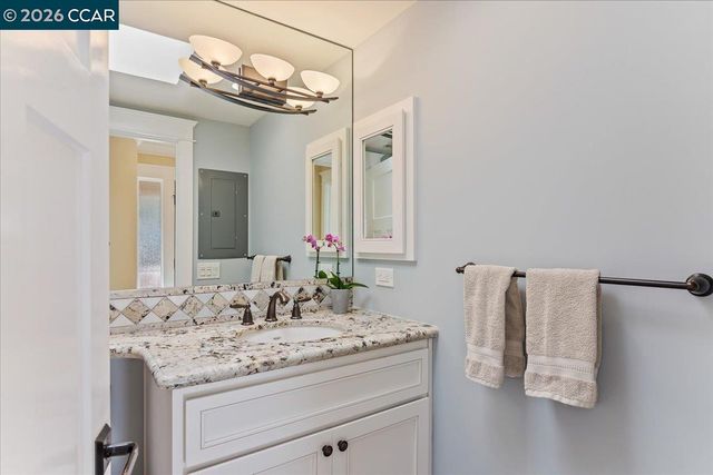 1332 Running Springs Rd 1, Walnut Creek, CA 94595