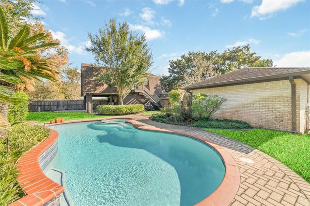 3826 Pleasant Valley Drive, Missouri City, TX 77459