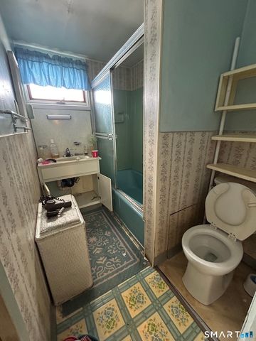 127 Rangely Street, West Haven, CT 06516