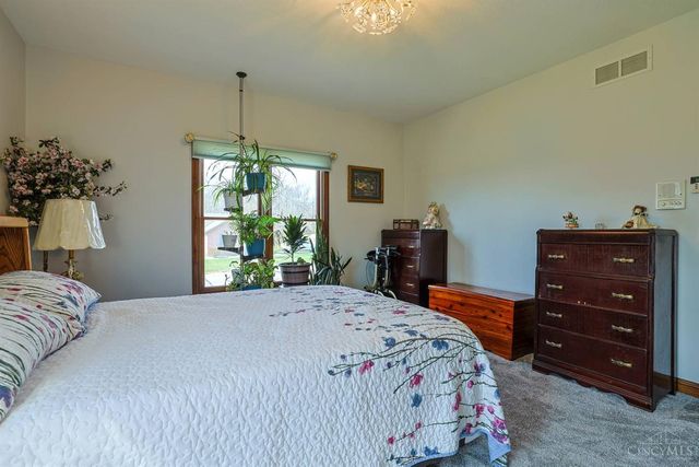 1305 Courtney Drive, Hamilton, OH 45013