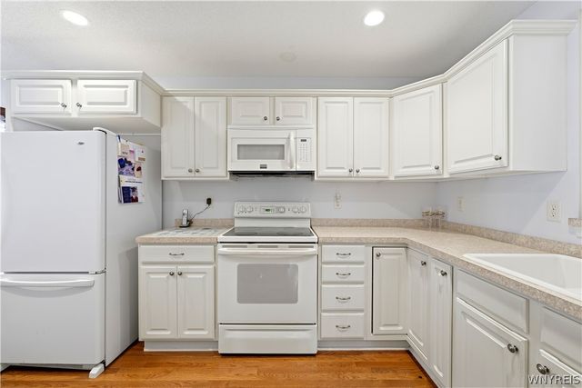 22 Allie Lane, Hamburg, NY 14075