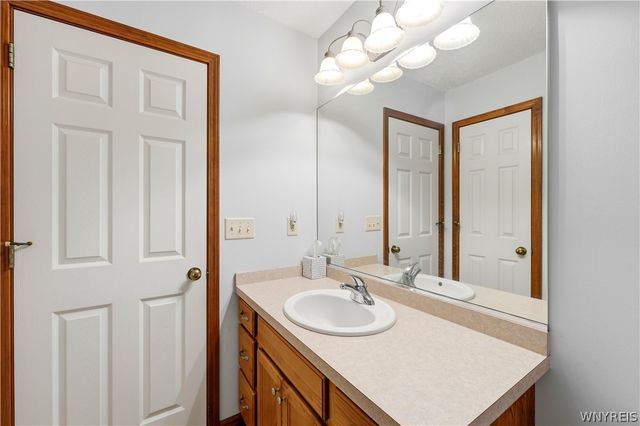 22 Allie Lane, Hamburg, NY 14075