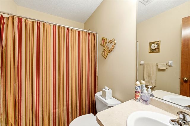 22 Allie Lane, Hamburg, NY 14075