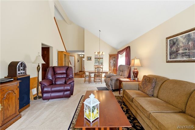 22 Allie Lane, Hamburg, NY 14075