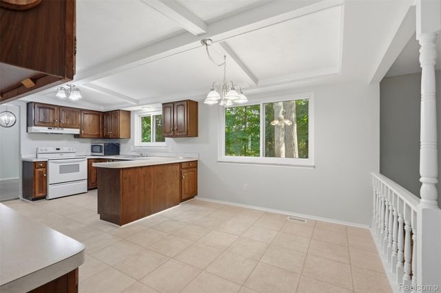 1880 Welling Drive, Troy, MI 48085