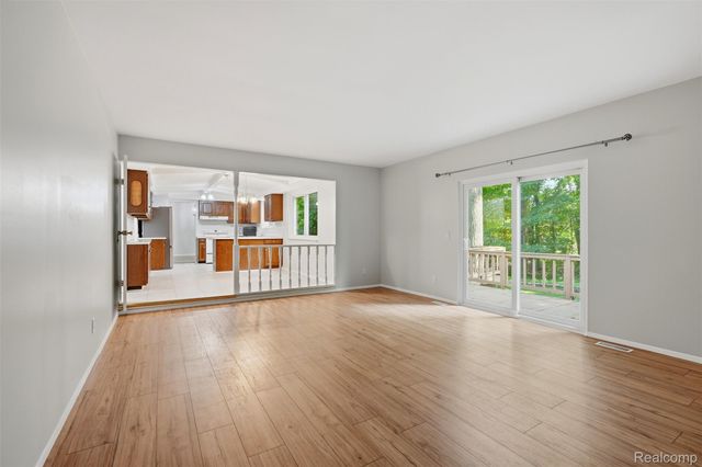 1880 Welling Drive, Troy, MI 48085