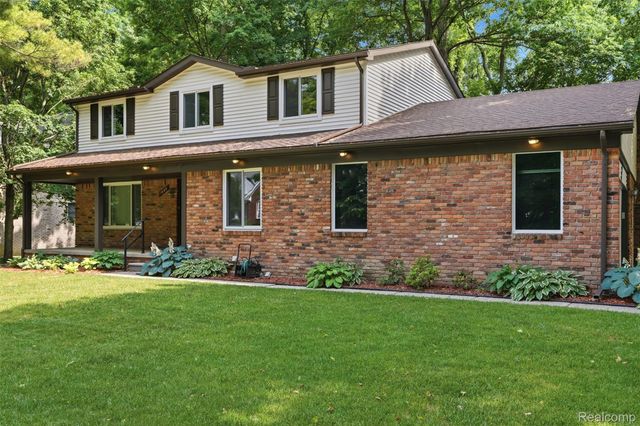 1880 Welling Drive, Troy, MI 48085
