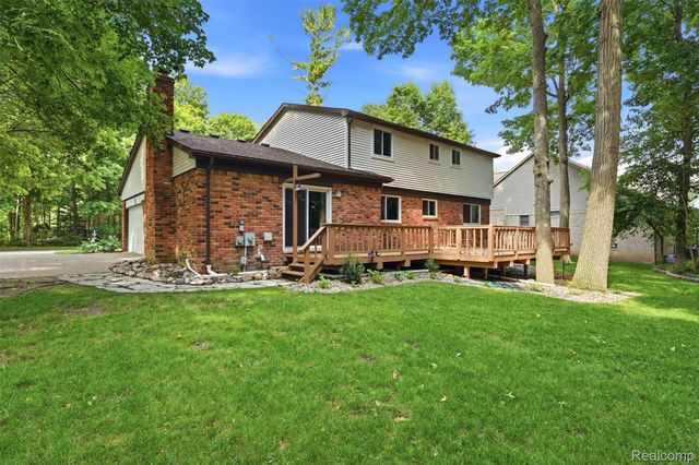 1880 Welling Drive, Troy, MI 48085