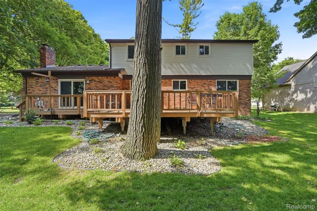 1880 Welling Drive, Troy, MI 48085