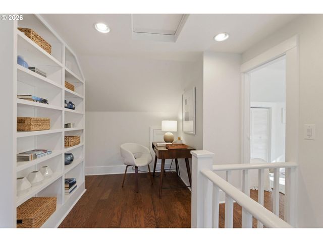 6535 N MARYLAND Ave, Portland, OR 97217