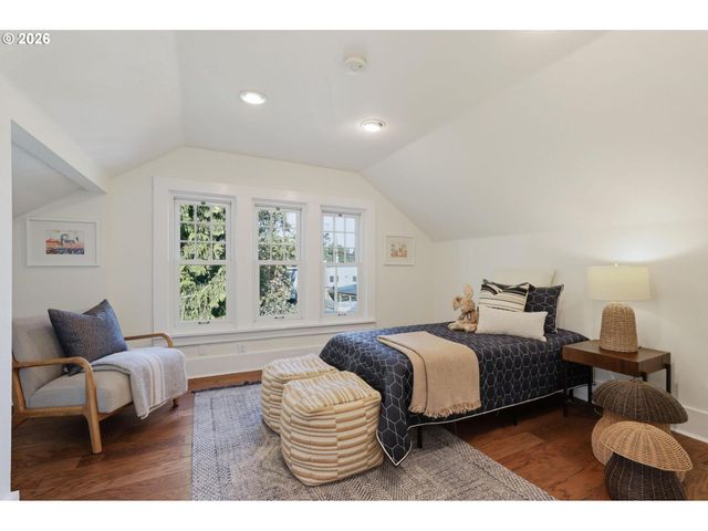 6535 N MARYLAND Ave, Portland, OR 97217