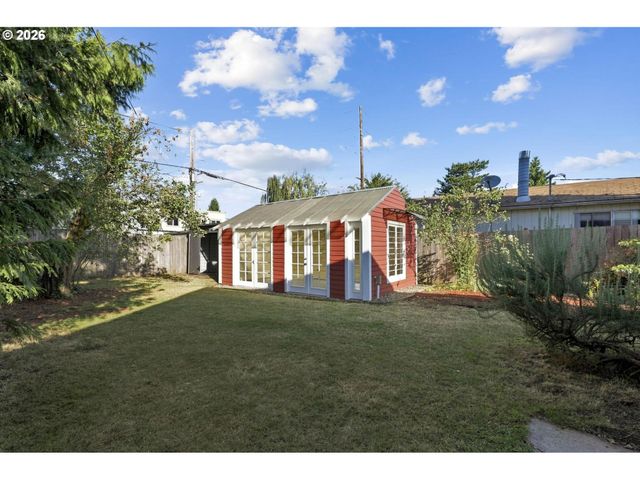 6535 N MARYLAND Ave, Portland, OR 97217