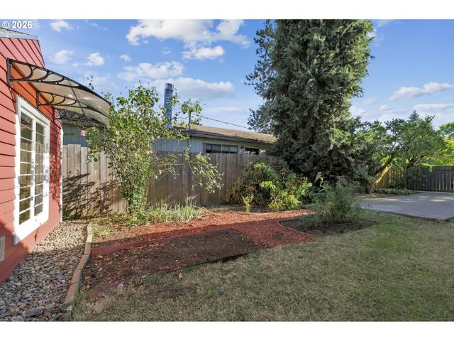 6535 N MARYLAND Ave, Portland, OR 97217