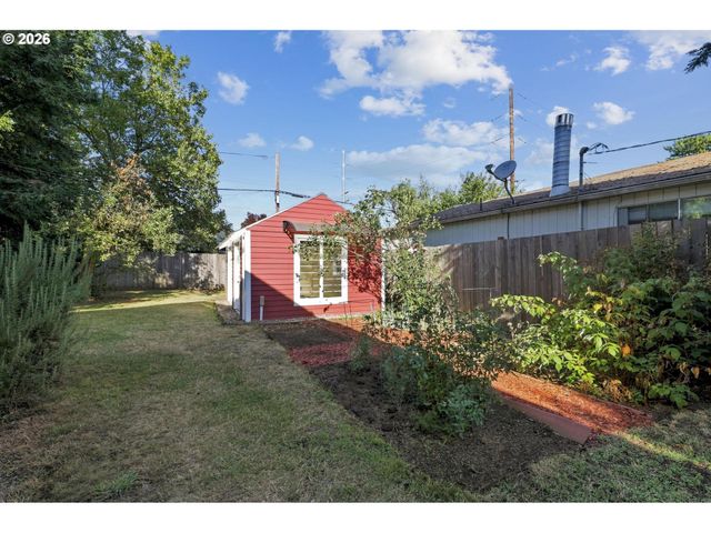 6535 N MARYLAND Ave, Portland, OR 97217