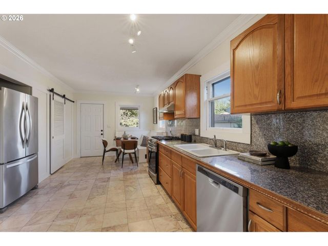 6535 N MARYLAND Ave, Portland, OR 97217
