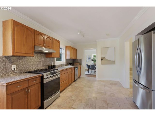 6535 N MARYLAND Ave, Portland, OR 97217
