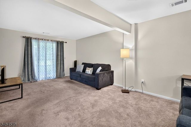 92 Jamestown Rd, Bernards Twp., NJ 07920