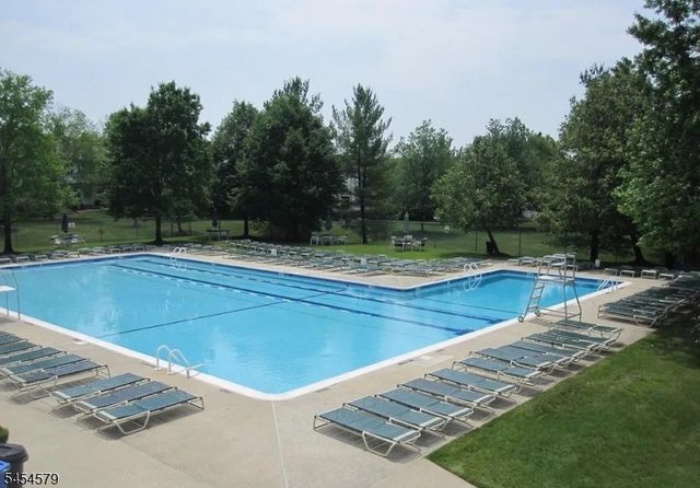 92 Jamestown Rd, Bernards Twp., NJ 07920