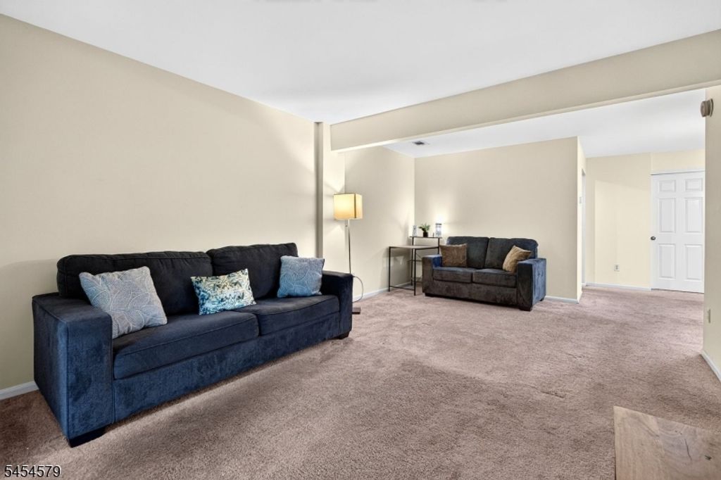 92 Jamestown Rd, Bernards Twp., NJ 07920 — photo 3