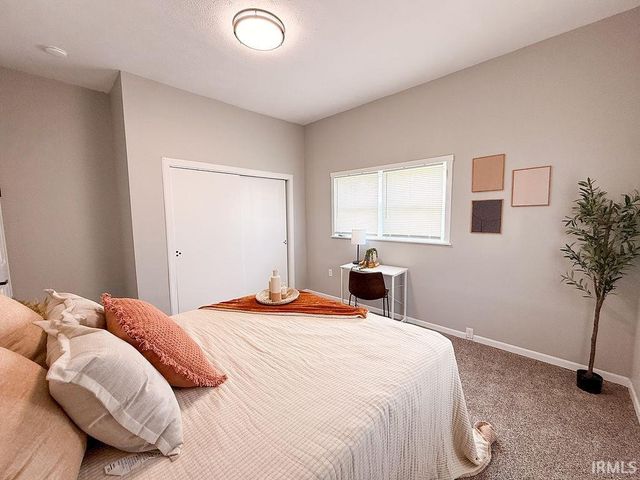 1222 E 7th Street, Muncie, IN 47302