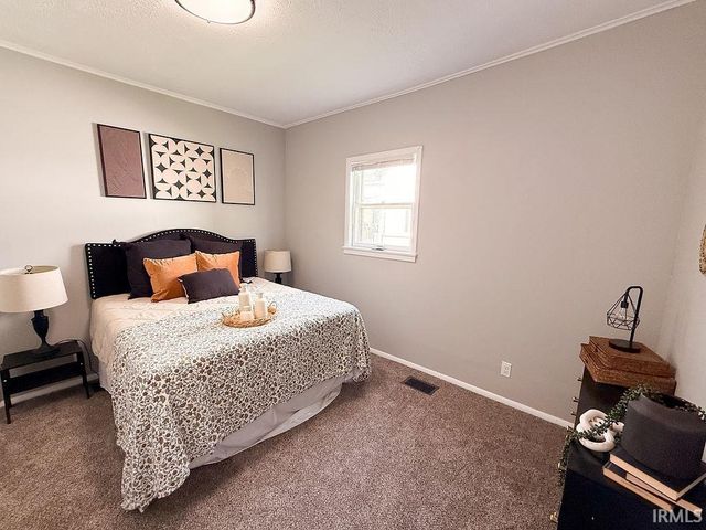 1222 E 7th Street, Muncie, IN 47302