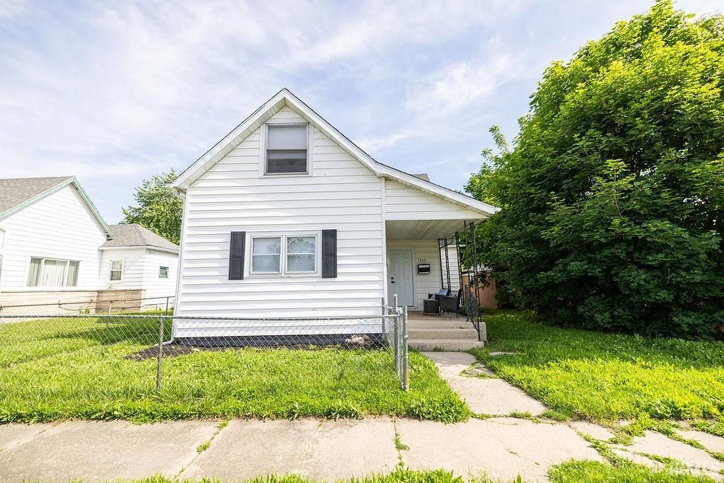 1222 E 7th Street, Muncie, IN 47302