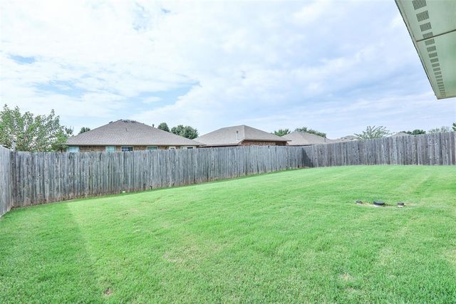 11632 SW 9th Street, Yukon, OK 73099