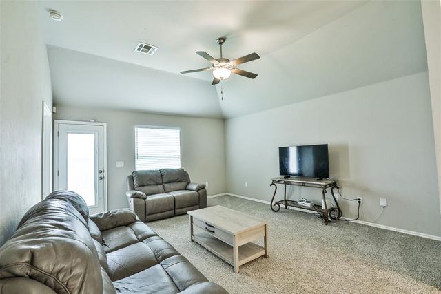 11632 SW 9th Street, Yukon, OK 73099