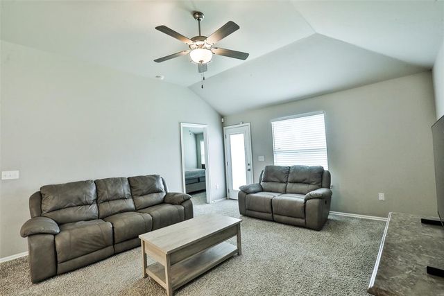 11632 SW 9th Street, Yukon, OK 73099