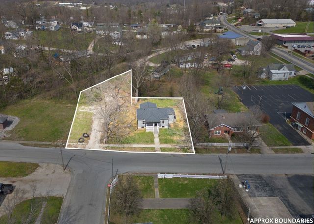 118 W Thornton Street, Paoli, IN 47454
