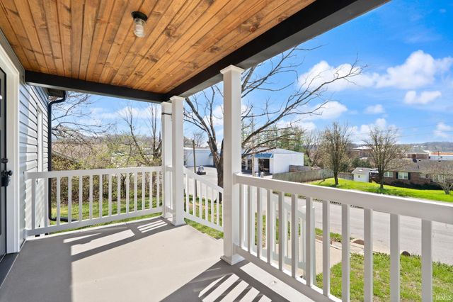 118 W Thornton Street, Paoli, IN 47454