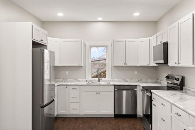 118 W Thornton Street, Paoli, IN 47454