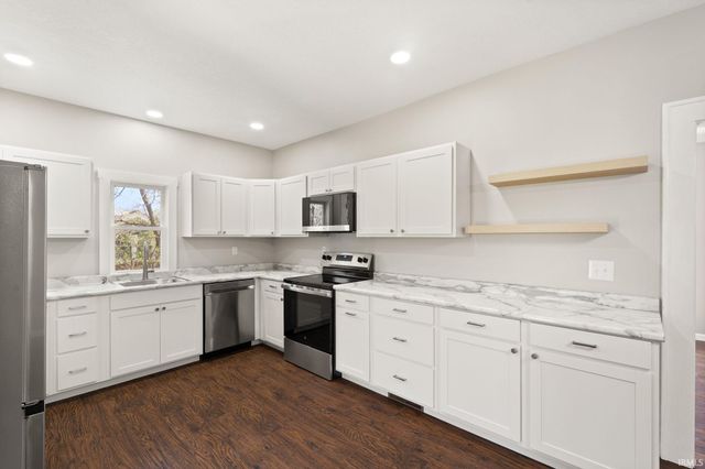 118 W Thornton Street, Paoli, IN 47454