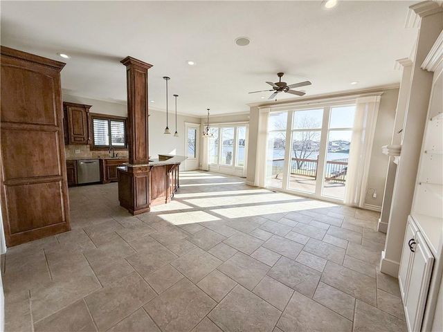 1427 Young Circle, Raymore, MO 64083
