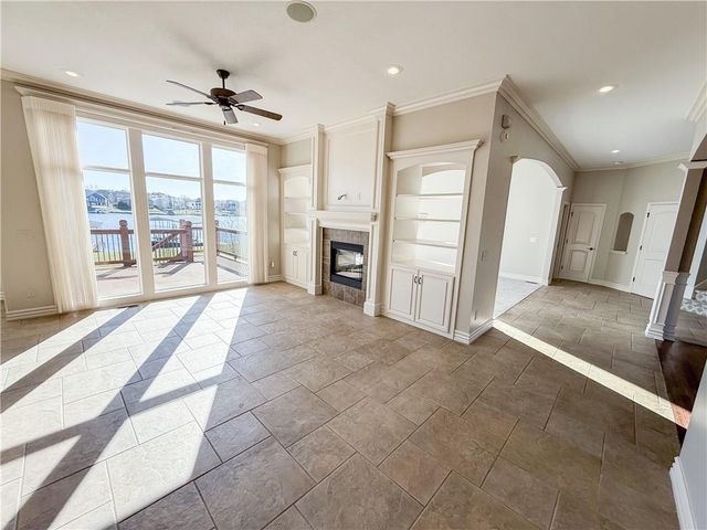 1427 Young Circle, Raymore, MO 64083