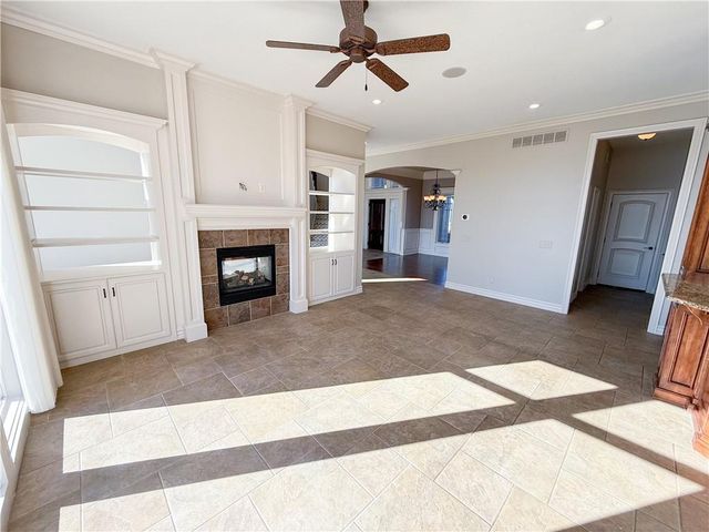 1427 Young Circle, Raymore, MO 64083