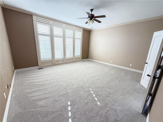 1427 Young Circle, Raymore, MO 64083