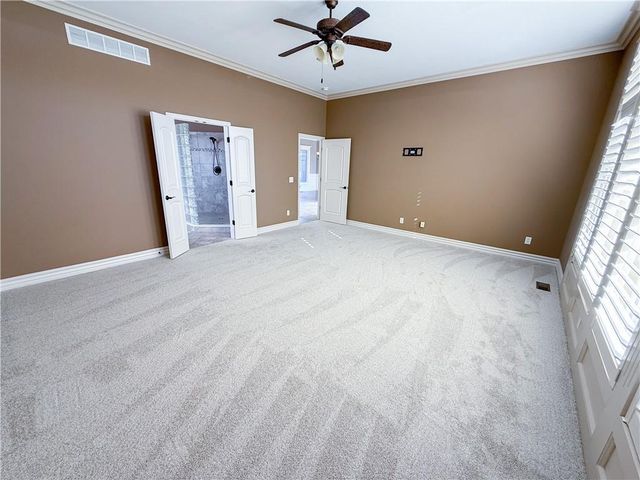 1427 Young Circle, Raymore, MO 64083