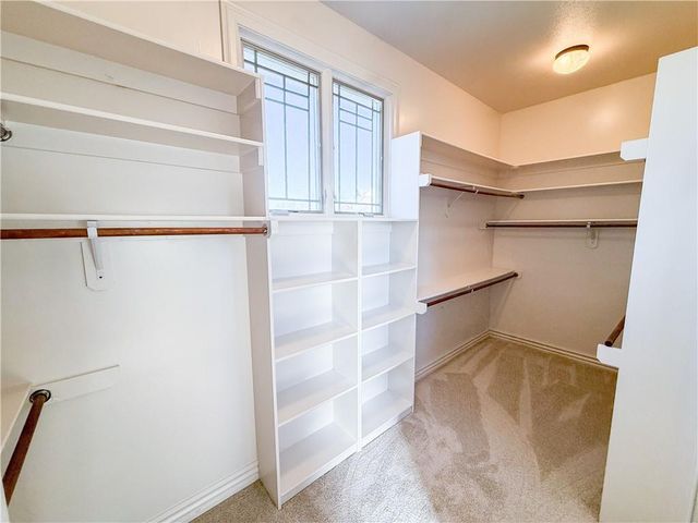1427 Young Circle, Raymore, MO 64083