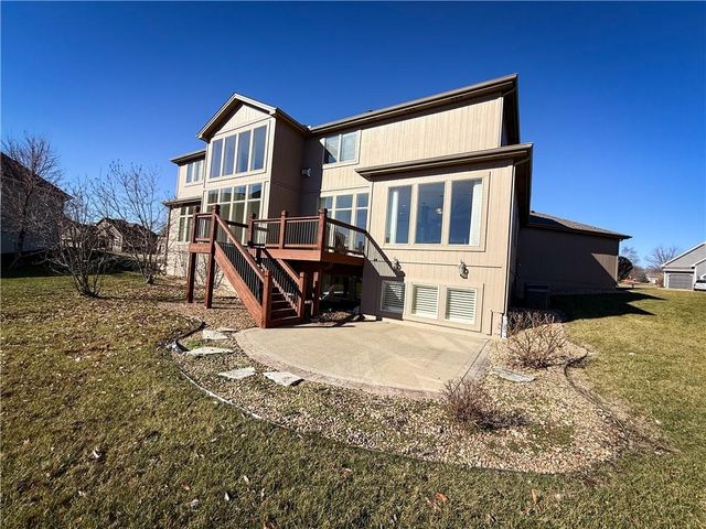1427 Young Circle, Raymore, MO 64083