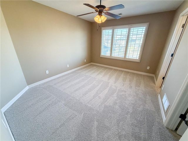 1427 Young Circle, Raymore, MO 64083