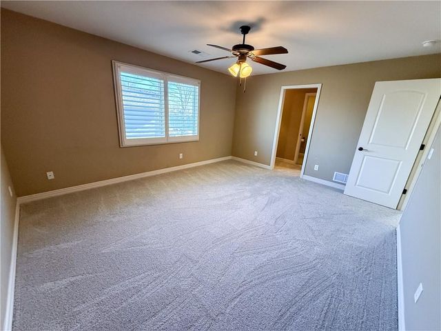 1427 Young Circle, Raymore, MO 64083
