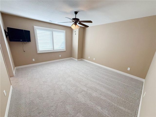 1427 Young Circle, Raymore, MO 64083