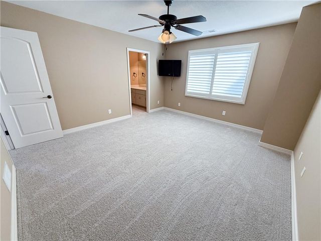1427 Young Circle, Raymore, MO 64083